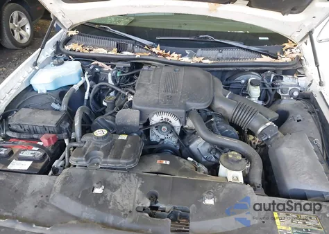 2004 Lincoln Town Car Signature из США, поврежденный, VIN 1LNHM81W54Y659610